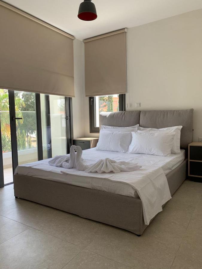 Silver House Boutique Apartment Paphos Exterior photo