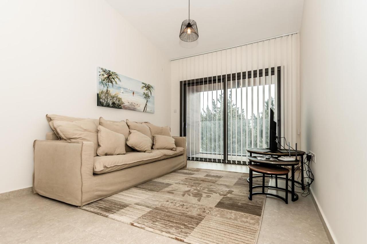 Silver House Boutique Apartment Paphos Exterior photo